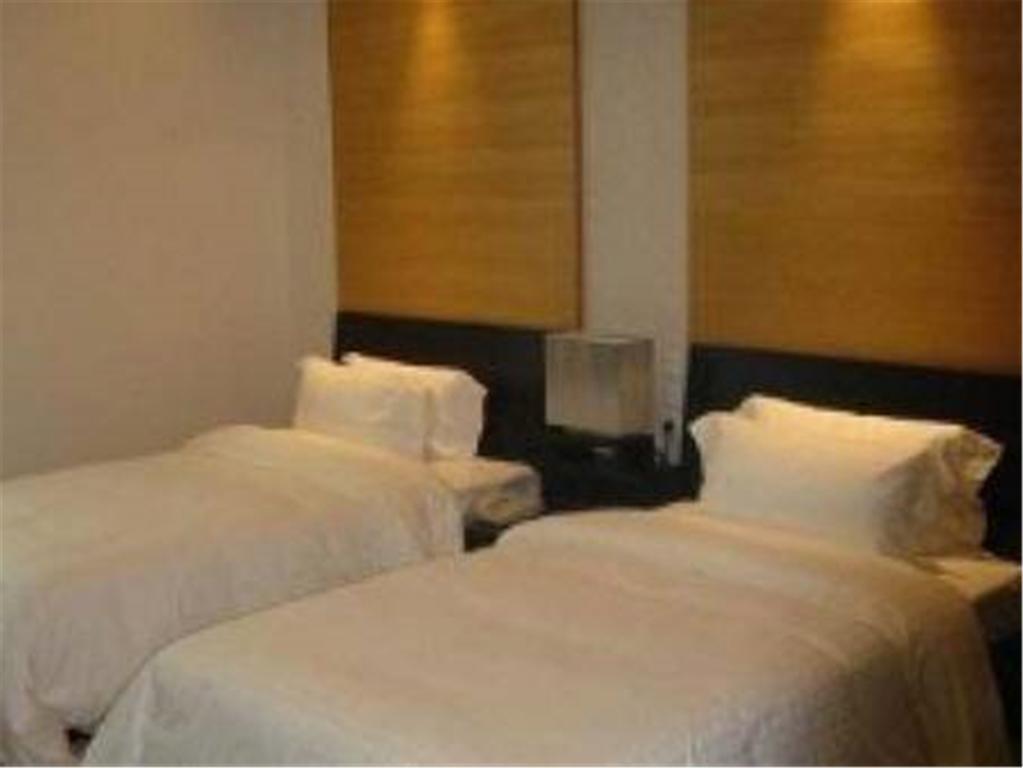 Hundred Centuries Hotel Shanghai Room photo